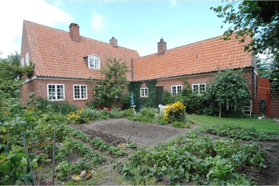 Aakirkeby Bed And Breakfast Exterior photo